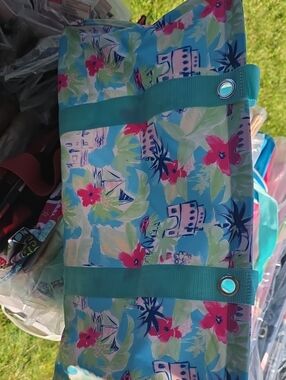 Thirty-One large utility Tote in Tropical Getaway